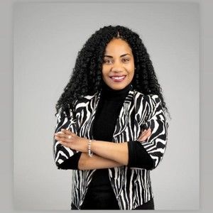 Meet your Posher, Dawnia